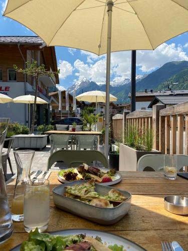 MOUNTAIN HOTEL LUIS inkl Zell am See-Kaprun Sommerkarte — Balcony/Terrace