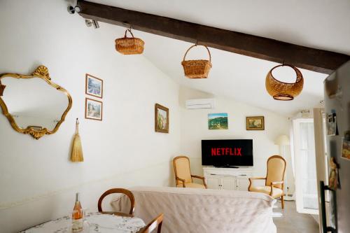 LaPetite Maison Abigail, Peaceful home in Avignon photo 32
