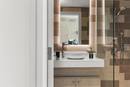 Modern Fully-Equipped Apartment in Seven Palm, Beach and Pool Access photo 3