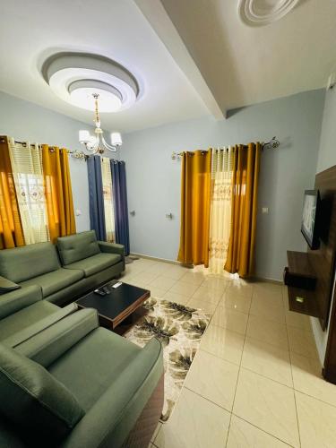 Spacious modern 2beds apartment DEFO HOUSE Mimboman