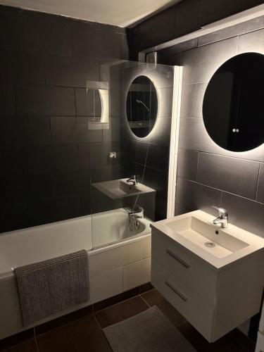Bany a The Signature Suite