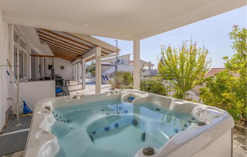 Awesome Home In Podgora