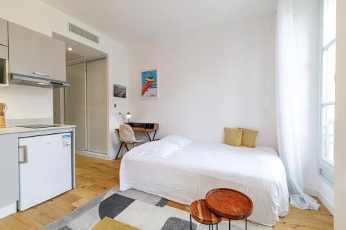 Charming City Center Studio 406