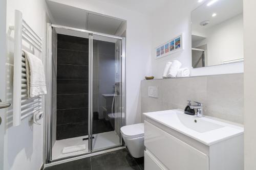 Charming City Center Studio 406