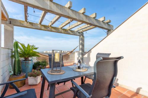 Apart-rent Apartamento Port Canigo 2005 con piscina comunitaria y vista al canal