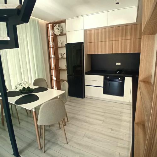 Foto Villa Duka 62 Embassy Block 4