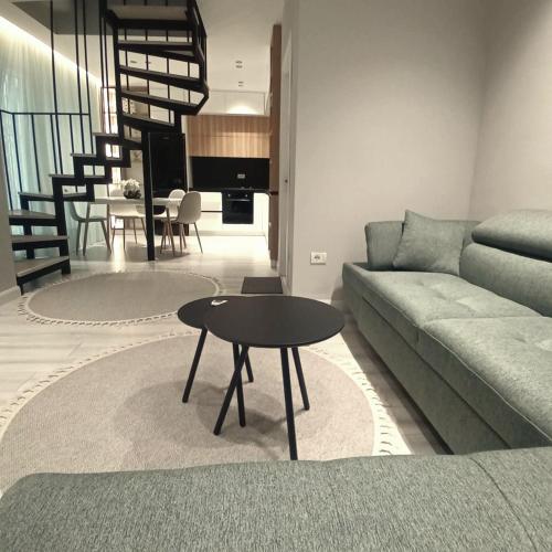 Villa Duka 62 Embassy Block