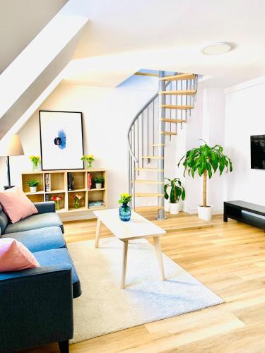 DWUPIĘTROWY apartament Z DWOMA sypialniami ,SALONEM i darmowym PARKINGIEM w centrum miasta Pod Złotym Lwem V