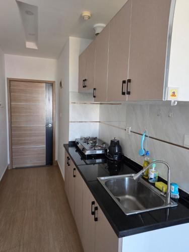 Kuhinja ili čajna kuhinja u objektu L Residence BTB