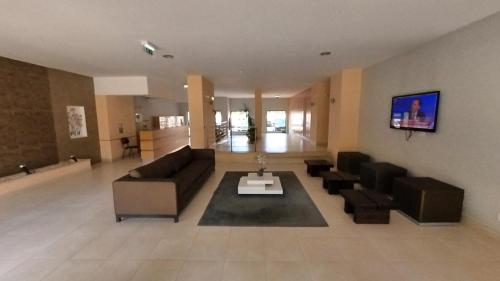 Rocha Tower 16A