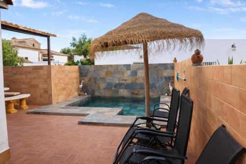 Chalet 2 dormitorios con piscina privada