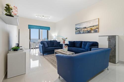 3BR Oceanfront Haven with Mesmerizing Sea View Near Pristine Beach and Campsite, Mina Al Fajer B , Fujairah by Deluxe Holiday Homes