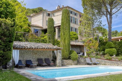La Maison Sambuc Village house for rent with pool in Luberon