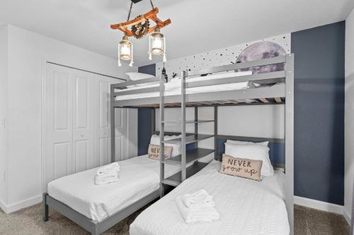 Special 4bedroom TH w-private pool next to Disney photo 29
