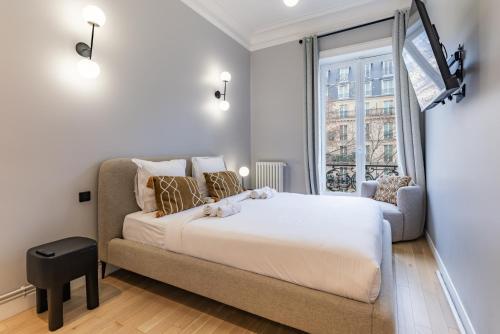Spacious Air-Conditioned Apartment in Paris 8th