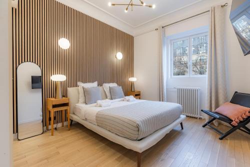 Spacious Air-Conditioned Apartment in Paris 8th
