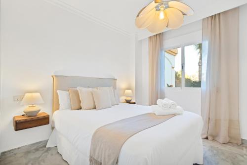 Ivory Banus Apartment - Luxury & Prime Location