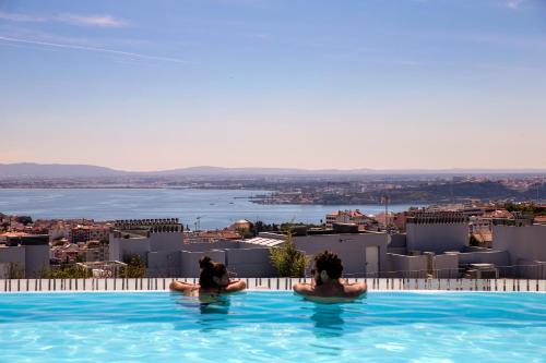 EPIC SANA Lisboa Hotel — Pool view
