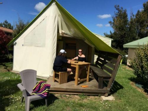 Camping 4 étoiles - Piscine - eeebgi
