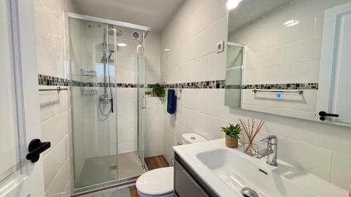 Playamar Modern Duplex Penthouse, 2 terraces, pool