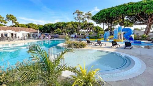 ZEcamping 4 sous les pins - Plage à 600 m - Piscine couverte