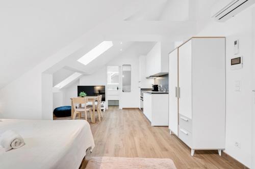 Studio 7 - Central near Place de Paris