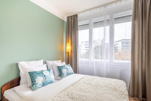 Balcony - Central - Sunny - Comfy