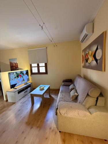 ACOGEDOR APARTAMENTO con TERRAZA, CASCO HISTORICO