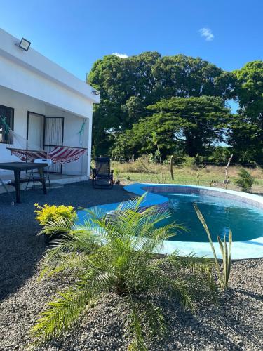 1Private house with pool and 2 bedrooms