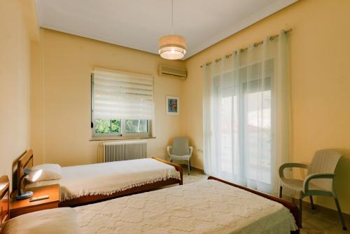 Leda's Nea Chora Flat, Near Beach and Old Port