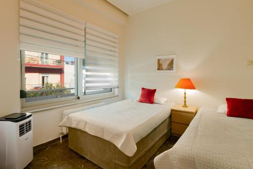 Leda's Nea Chora Flat, Near Beach and Old Port