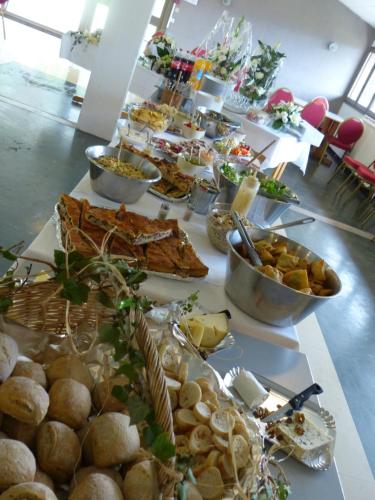 Makanan di atau berdekatan hotel