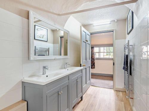 a bathroom with a sink and a mirror at 2 Bed in Alford oc-94226 in Great Carlton