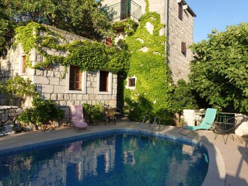 Holiday Home Kastil mit privatem Pool by Interhome