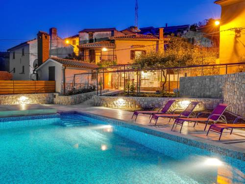 Holiday Home mit großem Garten und Pool by Interhome