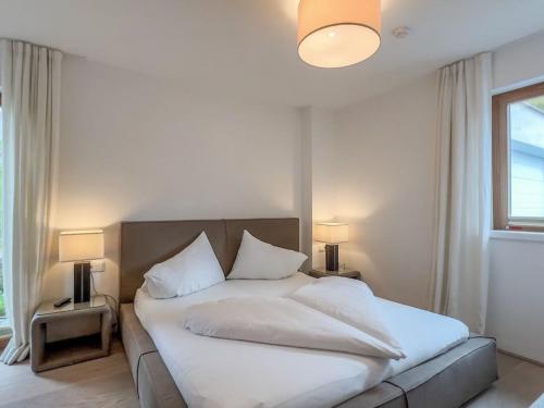 Apartment Luxus Chalet Bergblick - zentral in Seefeld- Tirol by Interhome