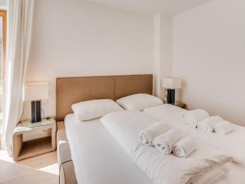 Apartment Luxus Chalet Bergblick - zentral in Seefeld- Tirol by Interhome