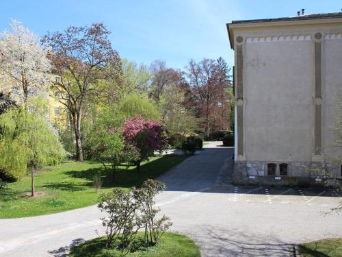 Apartment Gemütliche Wohnung in Geidorf mit Garten- Grazer Dom-Nähe by Interhome