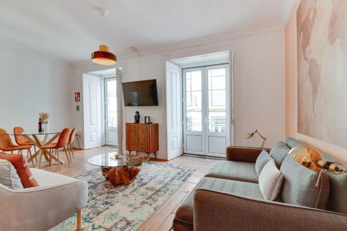 Spacious 1 bedroom apartment with a Parking Spot in Chiado