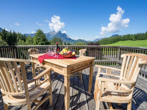 Holiday Home Erhöhte und ruhige Lage am Ortsrand von Bad Aussee by Interhome