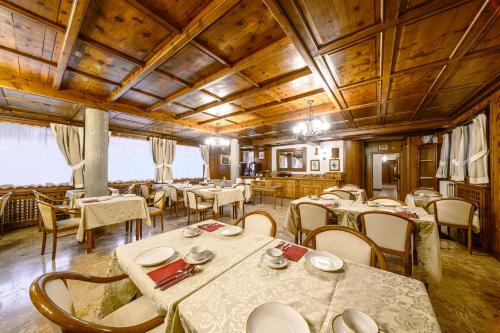 Hotel Ambassador Bormio photo 2