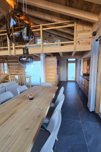 Holiday Home Charming Chalet Doux Douze by Interhome