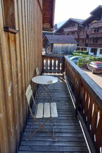 Apartment Familienchalet in Saanen – Gstaad by Interhome