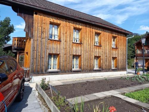 Apartment Familienchalet in Saanen – Gstaad by Interhome