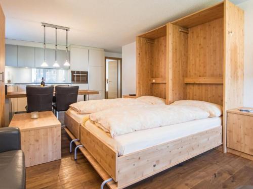 Apartment Top Ferienwohnung Breithorn - SkiIn-SkiOut by Interhome