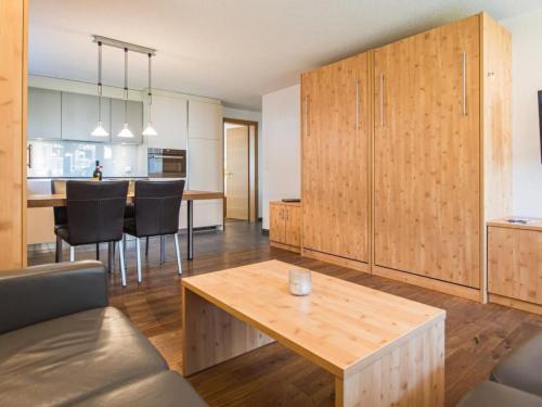 Apartment Top Ferienwohnung Breithorn - SkiIn-SkiOut by Interhome