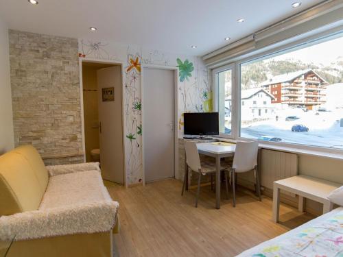 Apartment Haus Cristal by Interhome