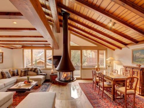 Apartment Penthouse Zen - Matterhornblick- 2 Min- vom Lift entfernt by Interhome