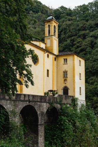 Holiday Home Palazzo Branca mit Blick auf den See- by Interhome