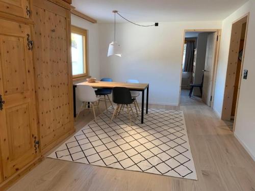 Apartment Chesa la Furia 7 - Bergbahn inklusive im Sommer by Interhome